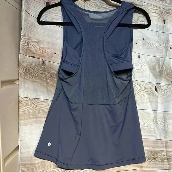 LULULEMON tank top with sports bra size 6 - Picture 2 of 3